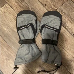 Freeworld Snow Mittens size L